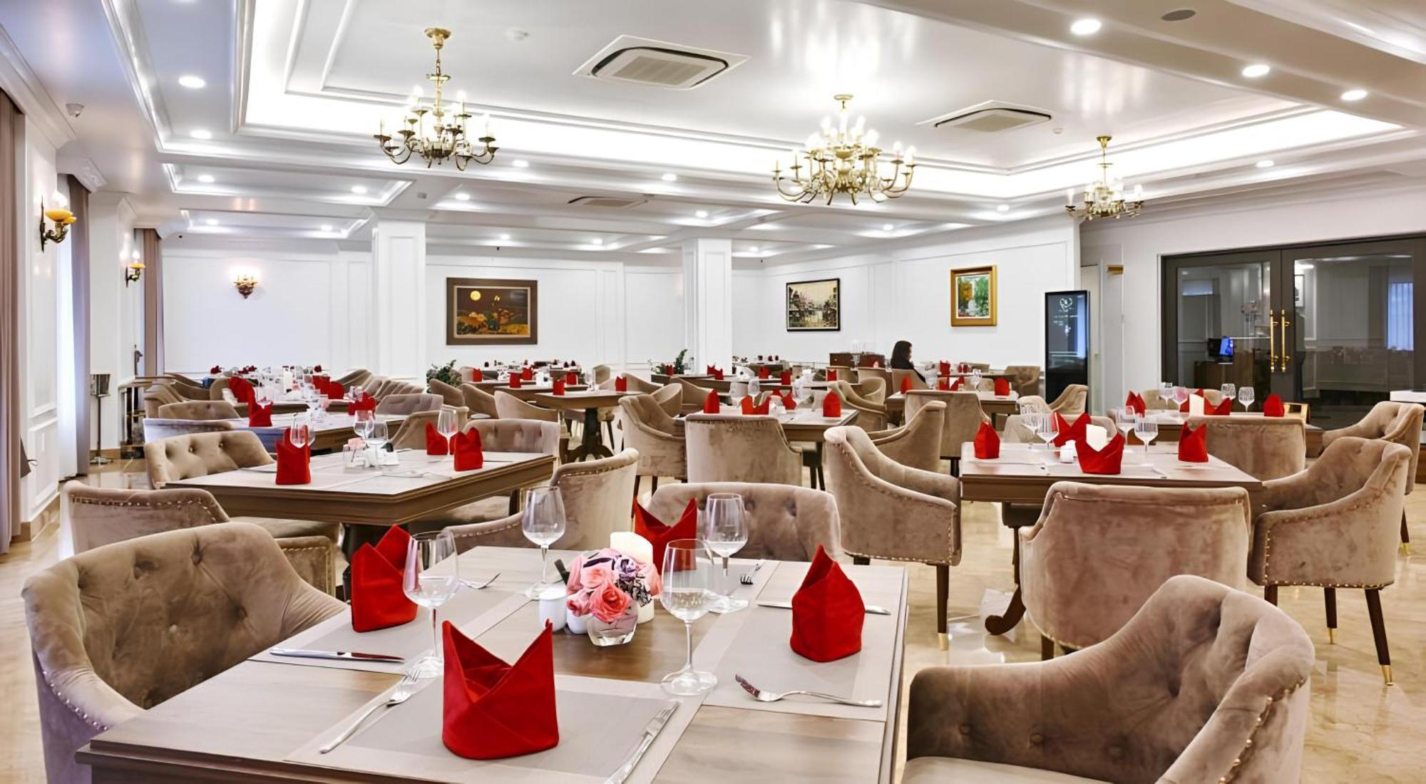 Le Haute Hotel Hai Phong Buitenkant foto