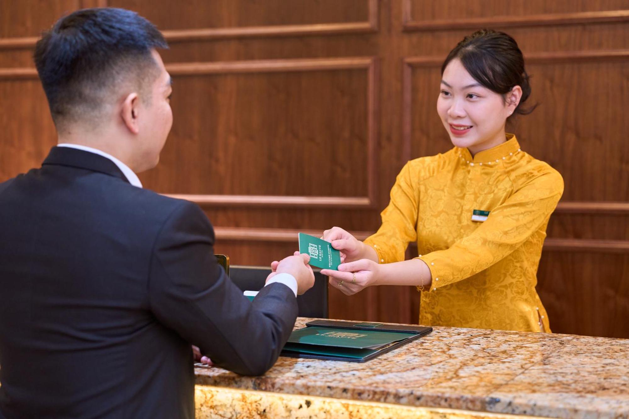 Le Haute Hotel Hai Phong Buitenkant foto