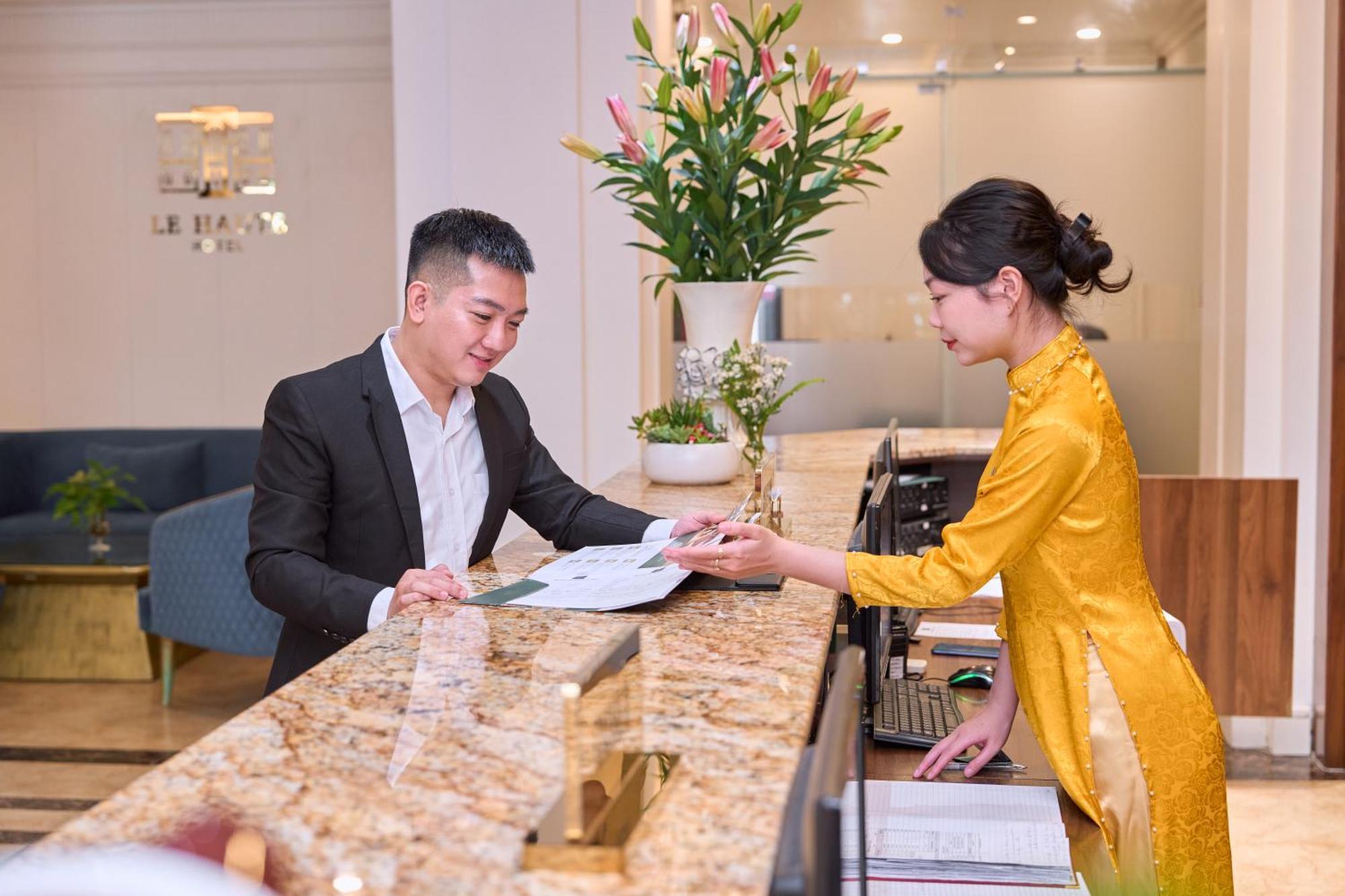 Le Haute Hotel Hai Phong Buitenkant foto