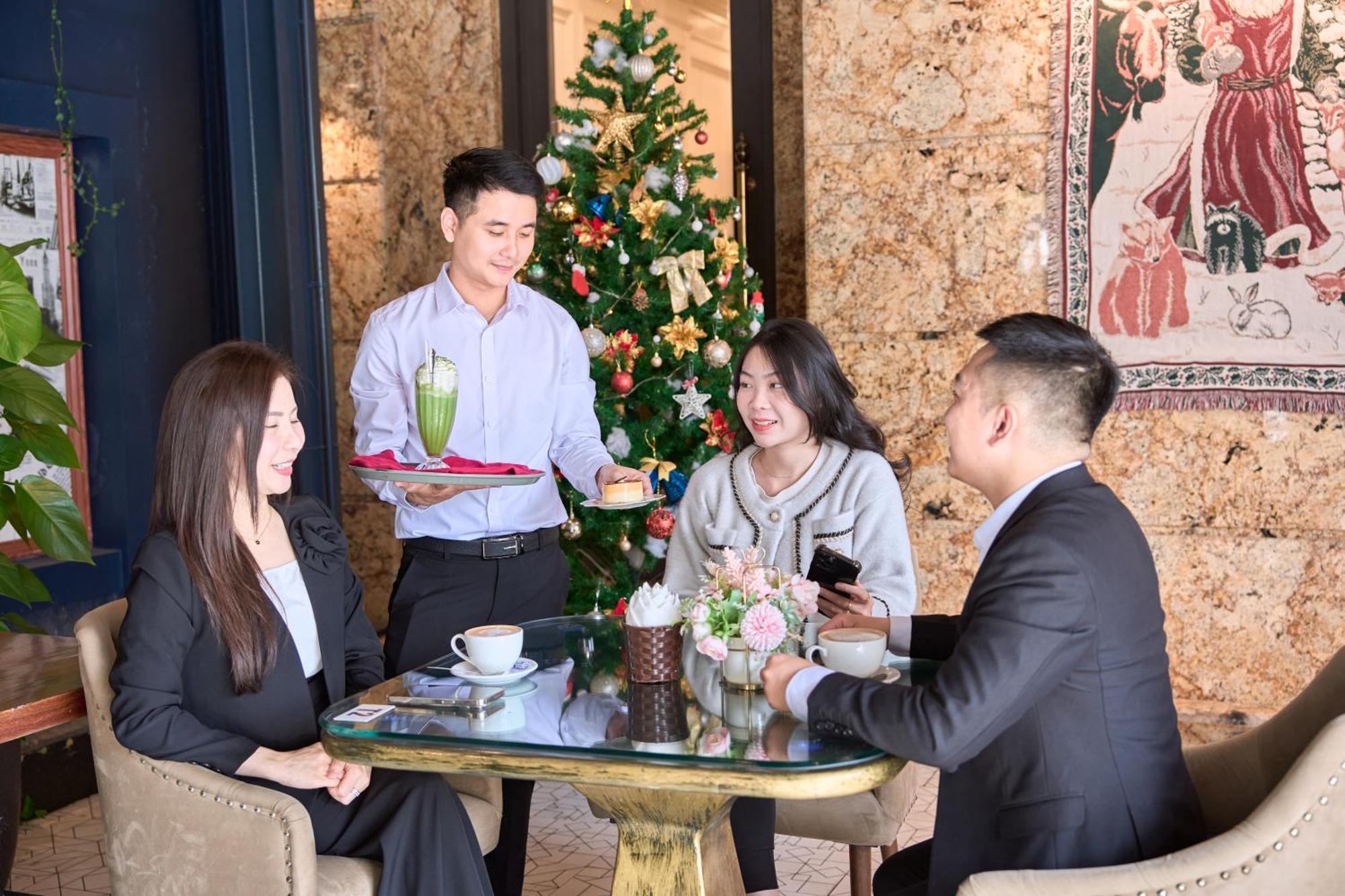 Le Haute Hotel Hai Phong Buitenkant foto