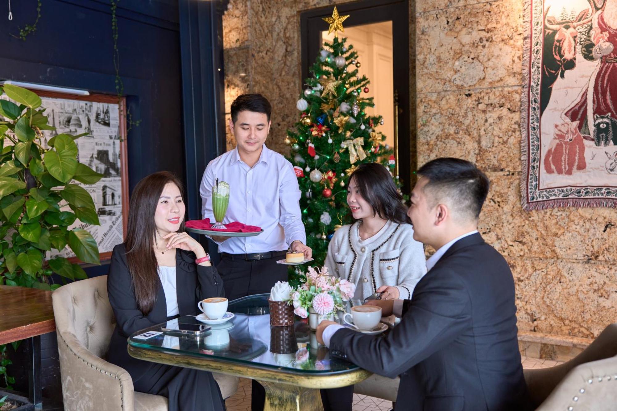 Le Haute Hotel Hai Phong Buitenkant foto