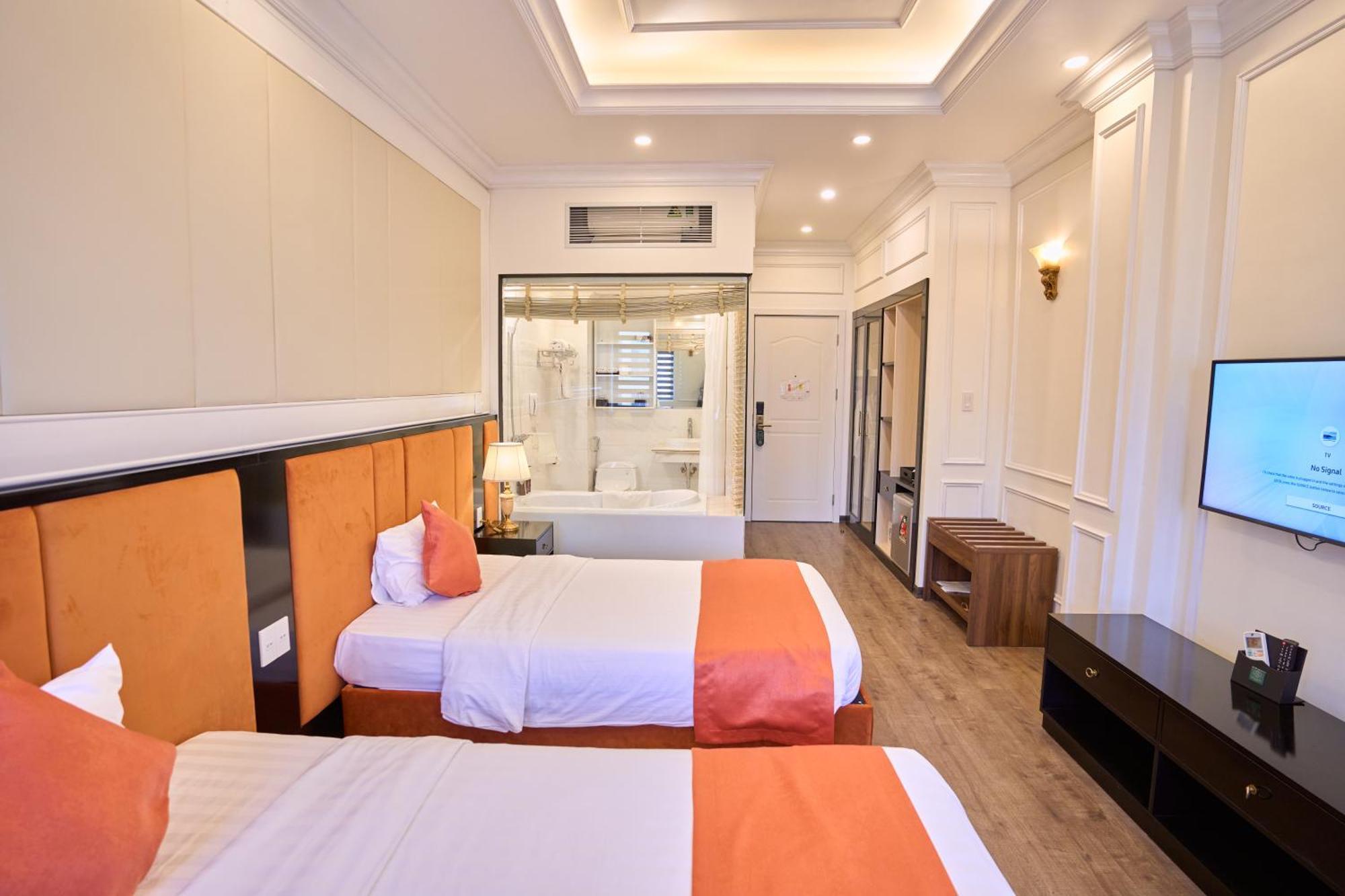 Le Haute Hotel Hai Phong Buitenkant foto