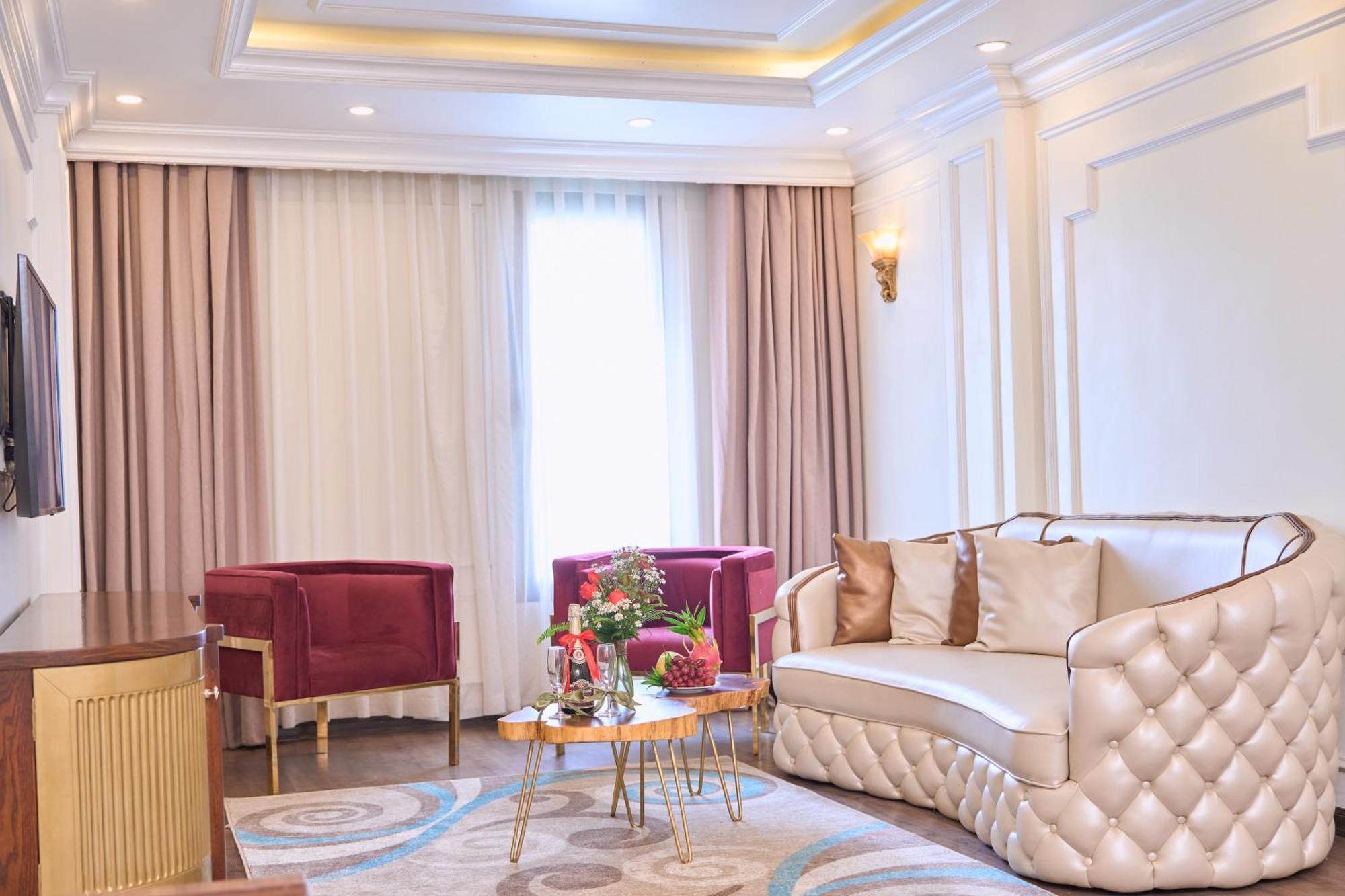 Le Haute Hotel Hai Phong Buitenkant foto