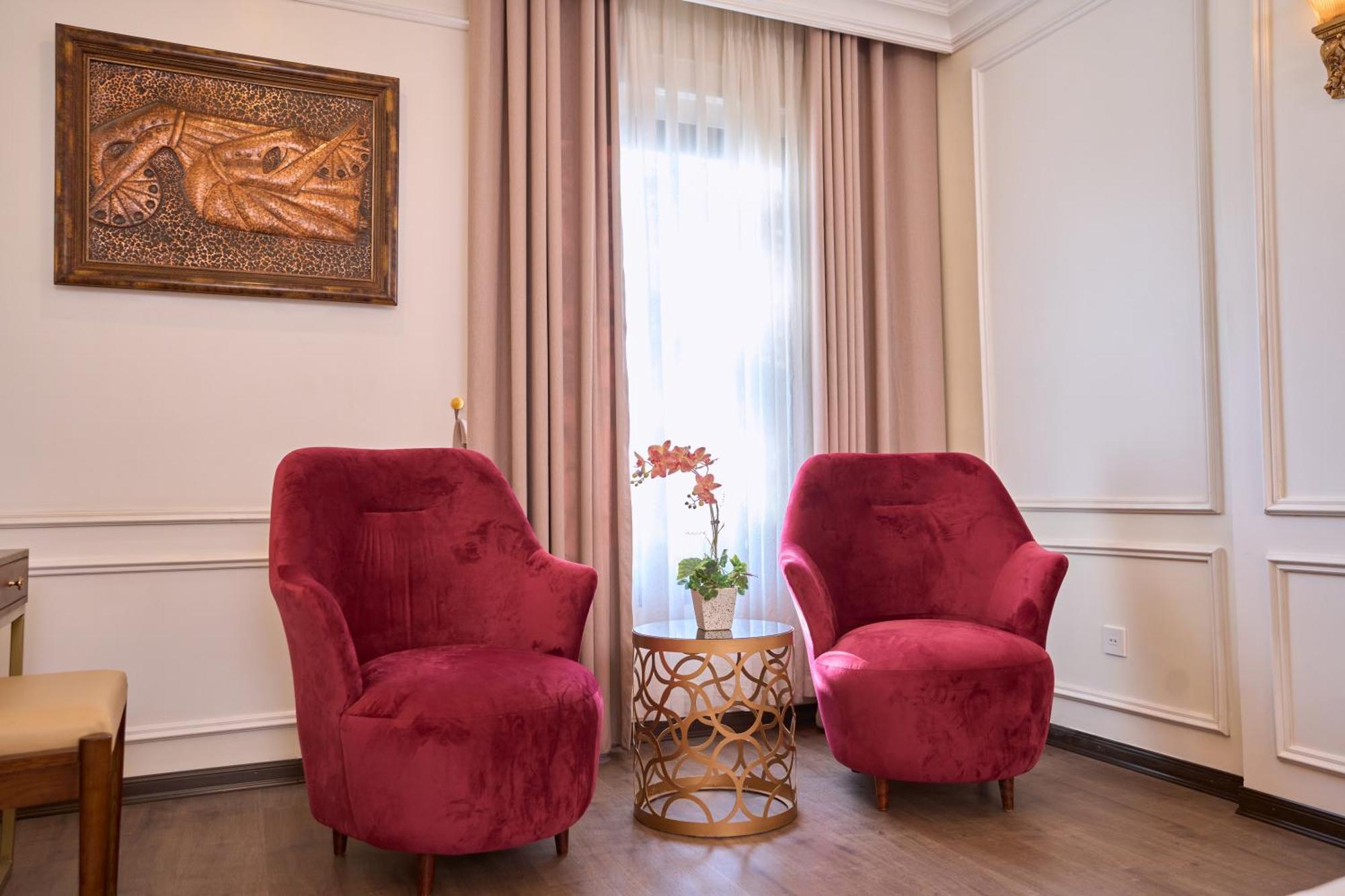 Le Haute Hotel Hai Phong Buitenkant foto